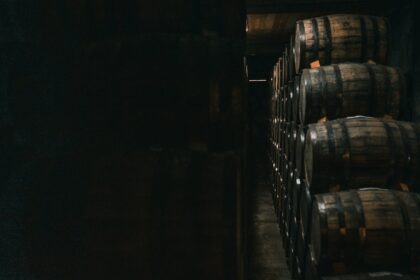 Understanding Whisky Cask Finishes: Sherry, Port, & Rum (2026)