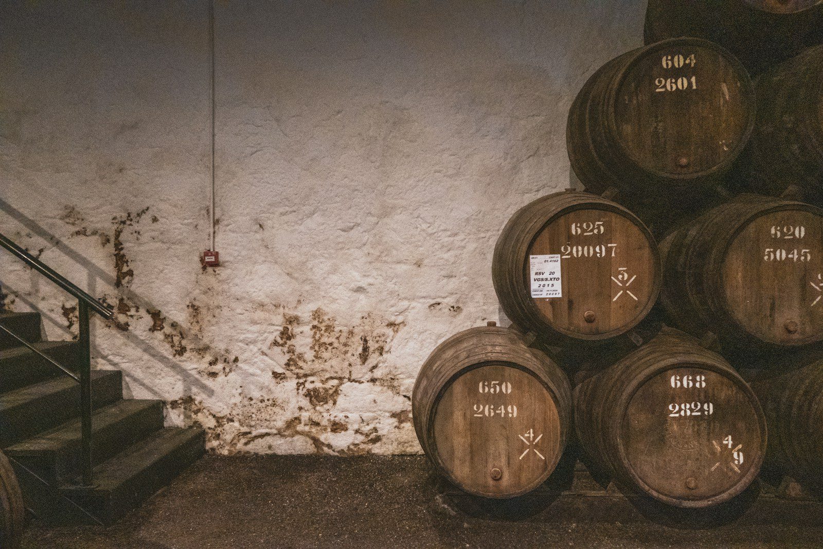 Whisky Cask Finishes showing different colored spirits in glasses