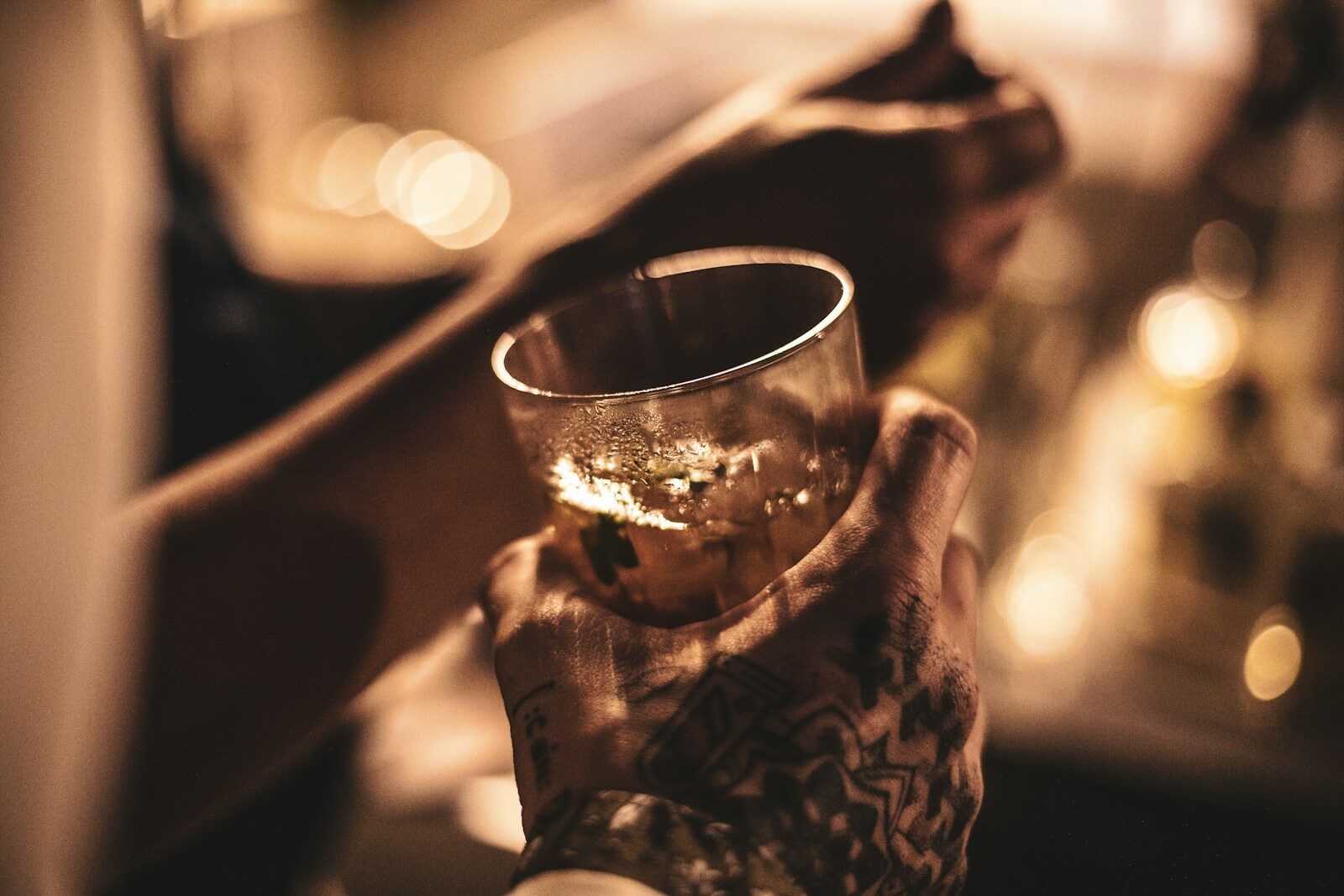 Best 50th Anniversary Whisky gifts for 25th and 50th anniversaries